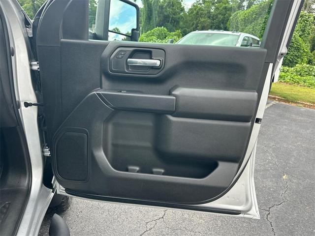 Photo of 2023 Silver Ice Metallic Chevrolet Silverado 2500