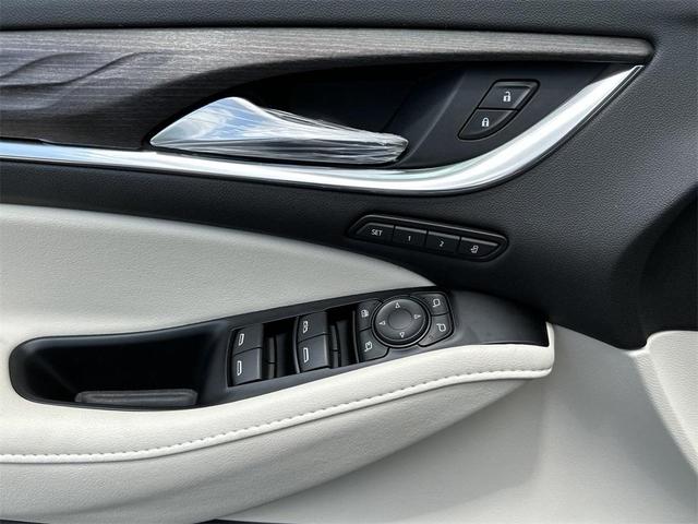 Photo of 2023 White Frost Tri-Coat Buick Enclave