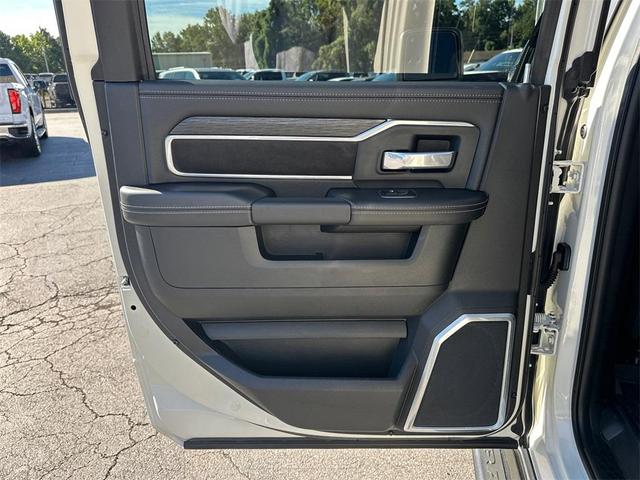 Photo of 2024 Pearl White RAM 2500