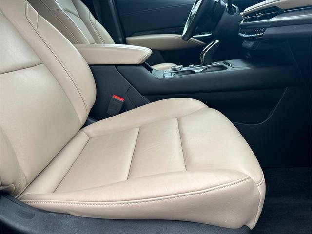 Photo of 2024 Latte Cadillac XT4