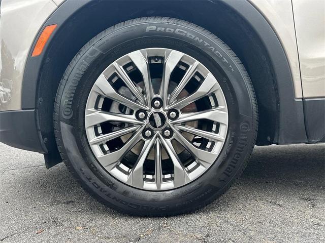 Photo of 2024 Latte Cadillac XT4