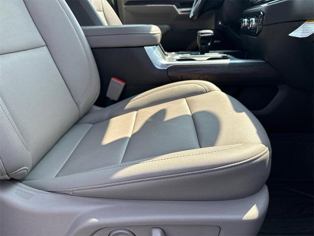 Photo of 2024 Summit White GMC Sierra 1500