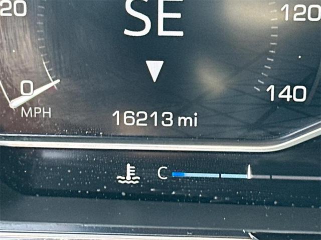 Photo of 2024 Summit White GMC Sierra 1500