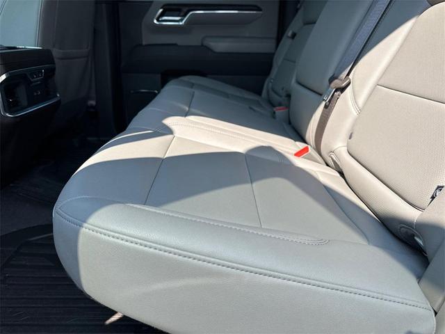 Photo of 2024 Summit White GMC Sierra 1500