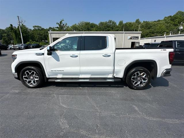 Photo of 2024 Summit White GMC Sierra 1500