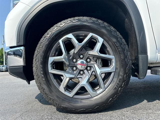 Photo of 2024 Summit White GMC Sierra 1500