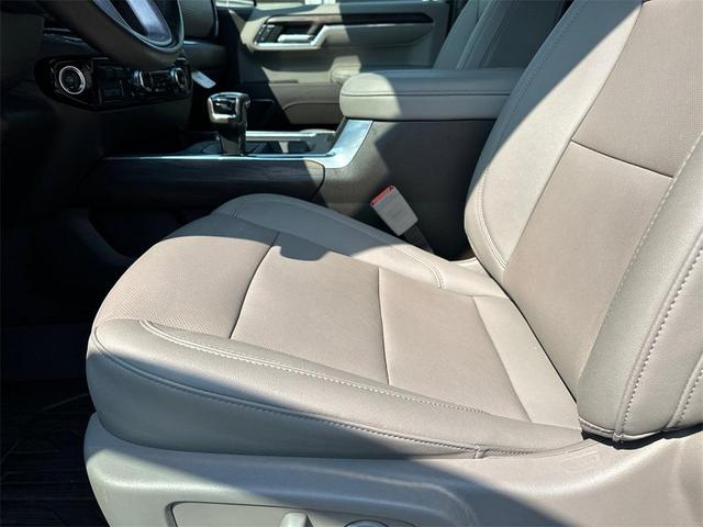 Photo of 2024 Summit White GMC Sierra 1500