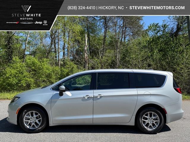 2023 Chrysler Voyager