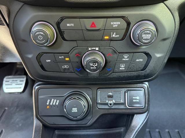 Photo of 2022 Gray Jeep Renegade