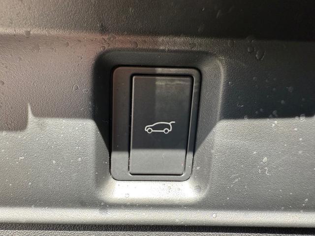 Photo of 2024 Santorini Black Land Rover Range Rover Evoque