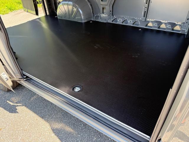 Photo of 2025 Ceramic Gray RAM ProMaster 2500