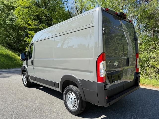 Photo of 2025 Ceramic Gray RAM ProMaster 2500