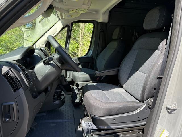 Photo of 2025 Ceramic Gray RAM ProMaster 2500