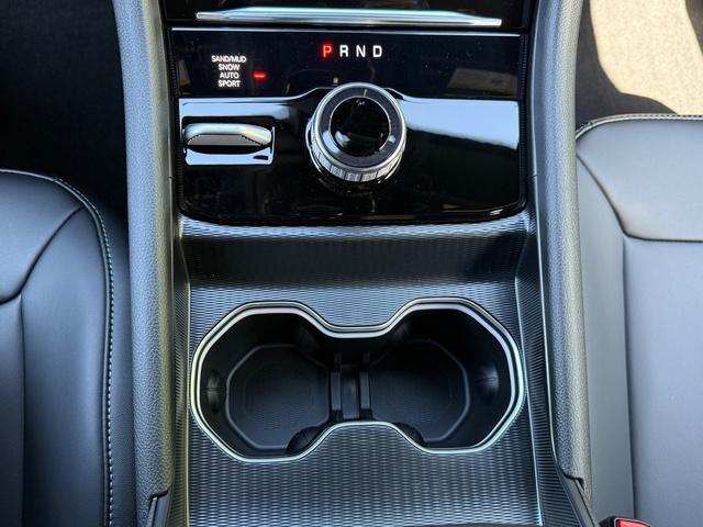 Photo of 2025 Metallic Jeep Grand Cherokee