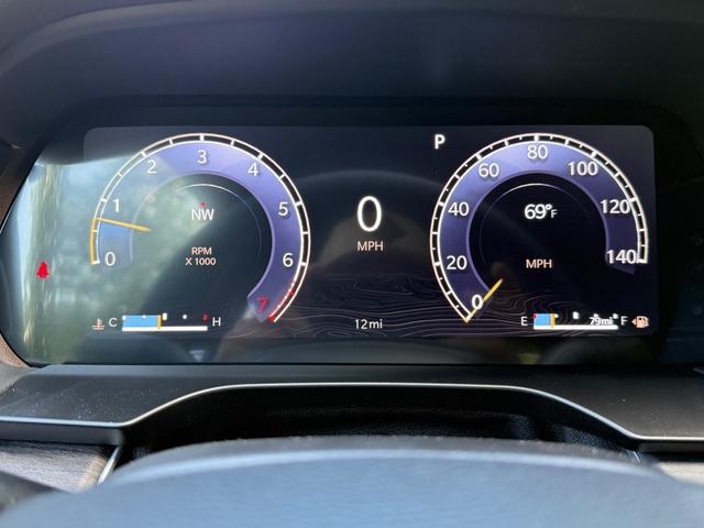 Photo of 2025 Metallic Jeep Grand Cherokee