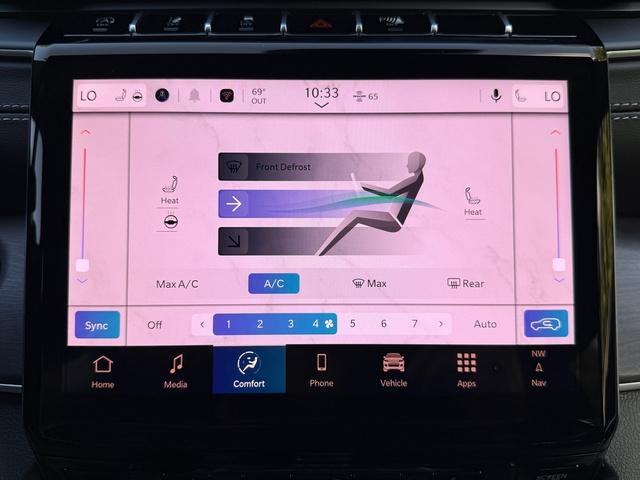 Photo of 2025 Metallic Jeep Grand Cherokee