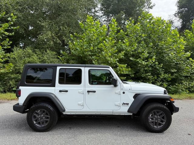 Photo of 2024 Bright White Clearcoat Jeep Wrangler