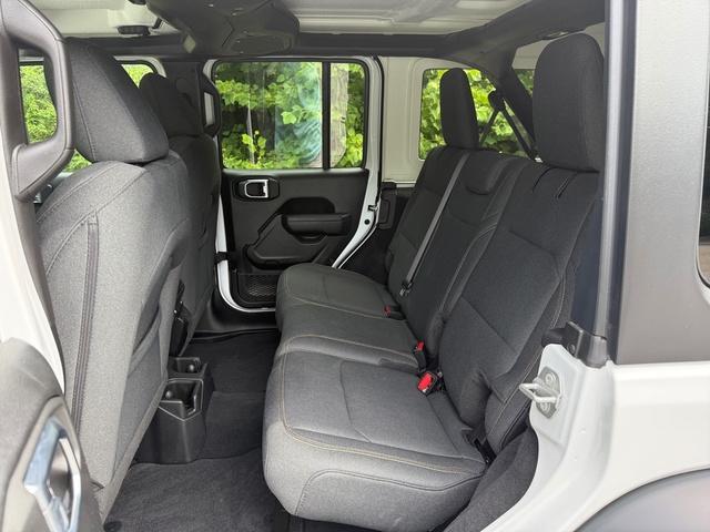 Photo of 2024 Bright White Clearcoat Jeep Wrangler
