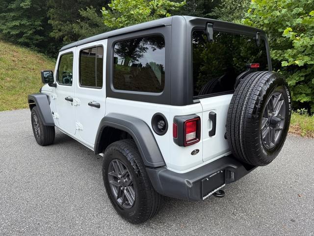 Photo of 2024 Bright White Clearcoat Jeep Wrangler