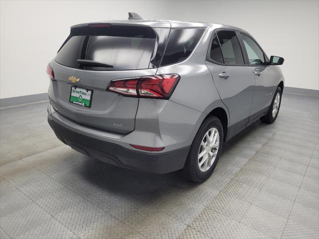 Photo of 2023 Sterling Gray Metallic Chevrolet Equinox
