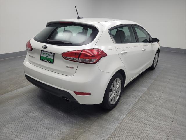 Photo of 2015 Snow White Pearl Kia Forte