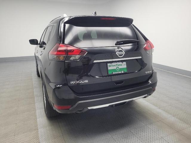 Photo of 2018 Magnetic Black Nissan Rogue