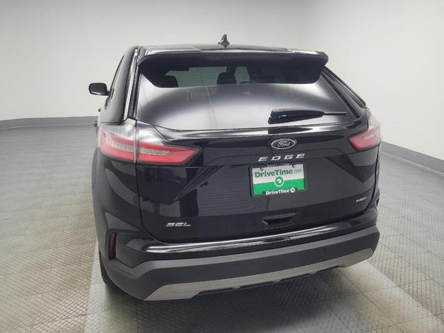 Photo of 2024 Agate Black Metallic Ford Edge