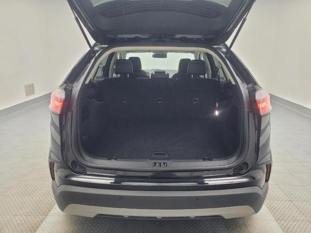 Photo of 2024 Agate Black Metallic Ford Edge