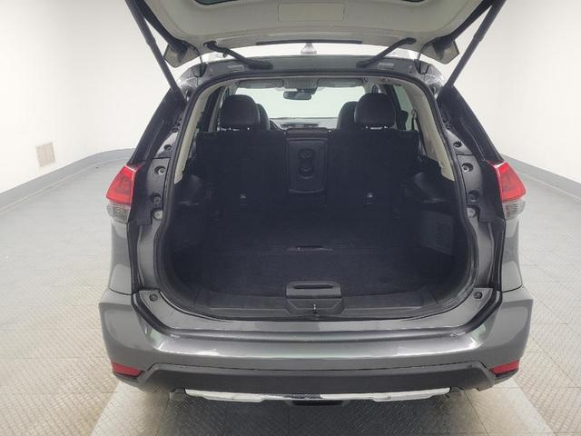 Photo of 2018 Gun Metallic Nissan Rogue