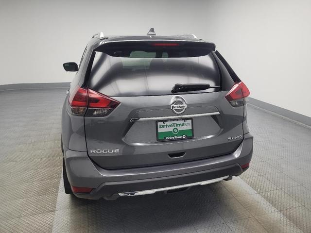 Photo of 2018 Gun Metallic Nissan Rogue