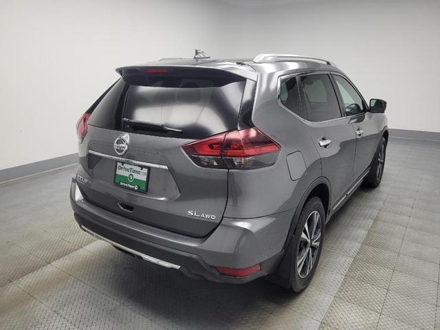 Photo of 2018 Gun Metallic Nissan Rogue