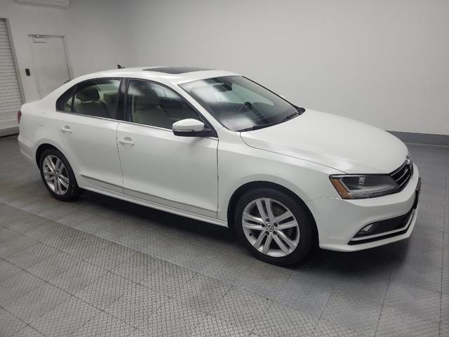 Photo of 2017 White Volkswagen Jetta
