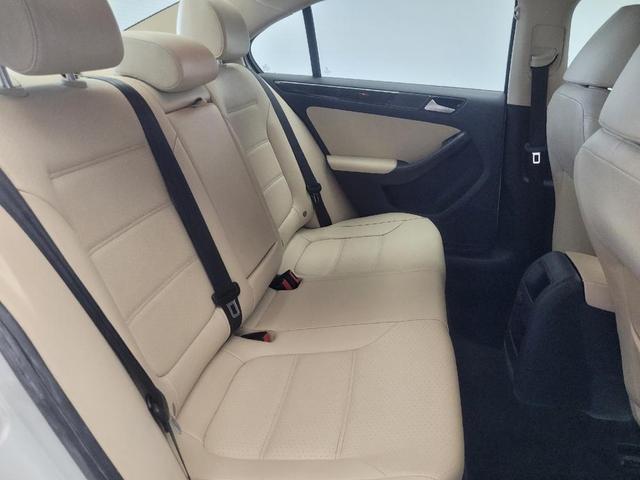Photo of 2017 White Volkswagen Jetta