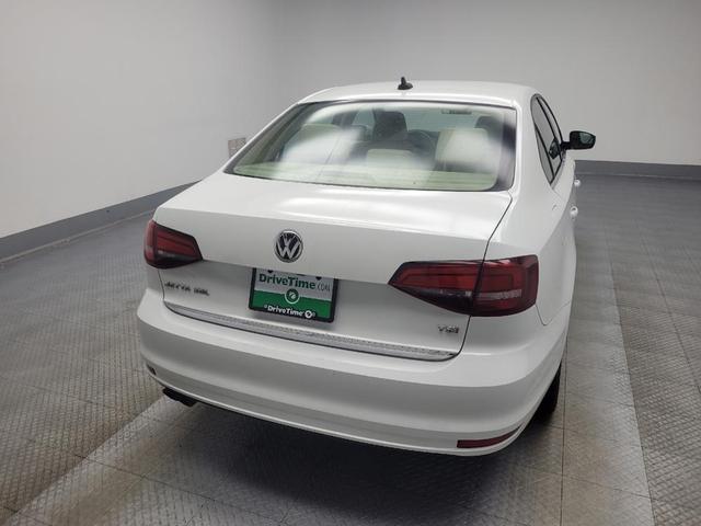 Photo of 2017 White Volkswagen Jetta