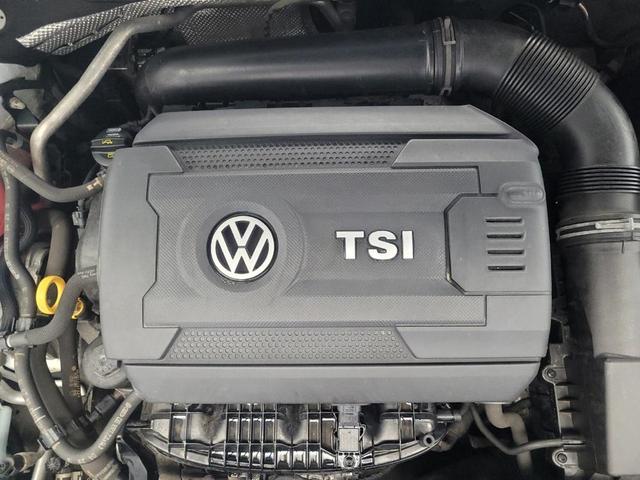 Photo of 2017 White Volkswagen Jetta