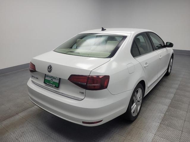 Photo of 2017 White Volkswagen Jetta