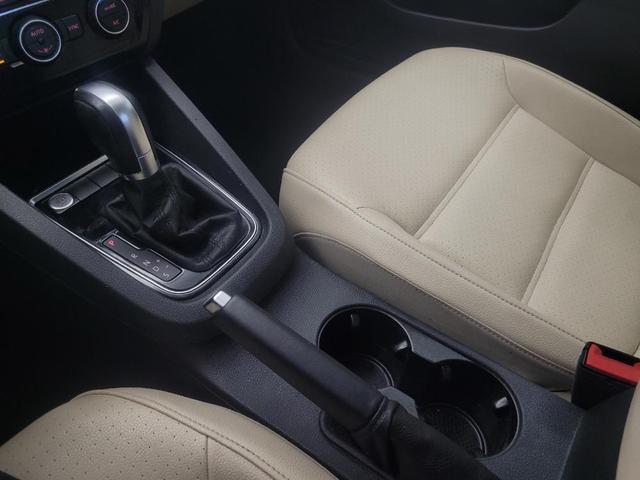 Photo of 2017 White Volkswagen Jetta