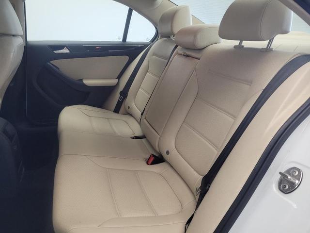 Photo of 2017 White Volkswagen Jetta