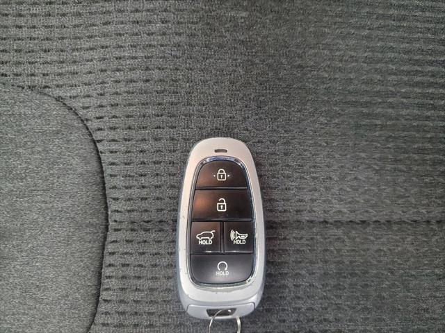 Photo of 2023 Shimmering Silver Hyundai SANTA FE