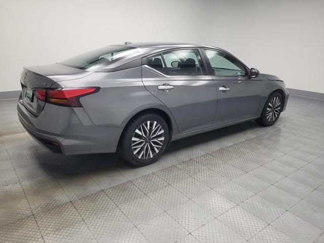 Photo of 2024 Gun Metallic Nissan Altima