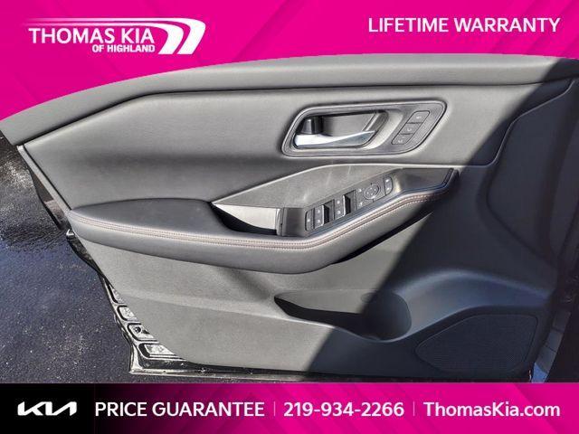 Photo of 2025 Black Nissan Rogue