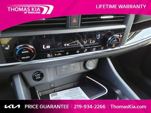 Photo of 2025 Black Nissan Rogue