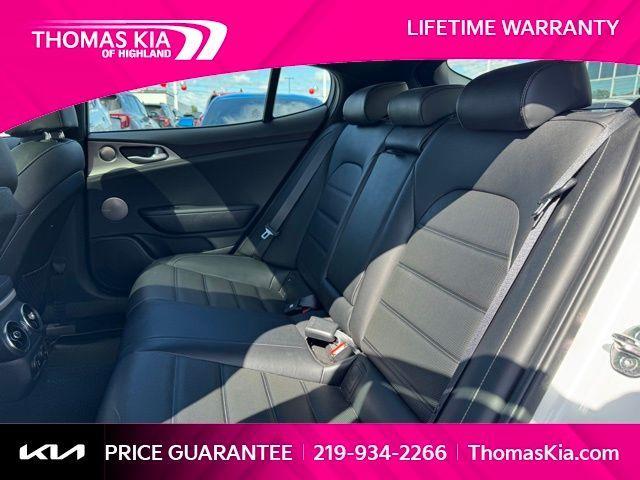 Photo of 2019 Snow White Pearl Kia Stinger