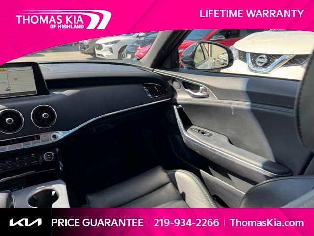 Photo of 2019 Snow White Pearl Kia Stinger