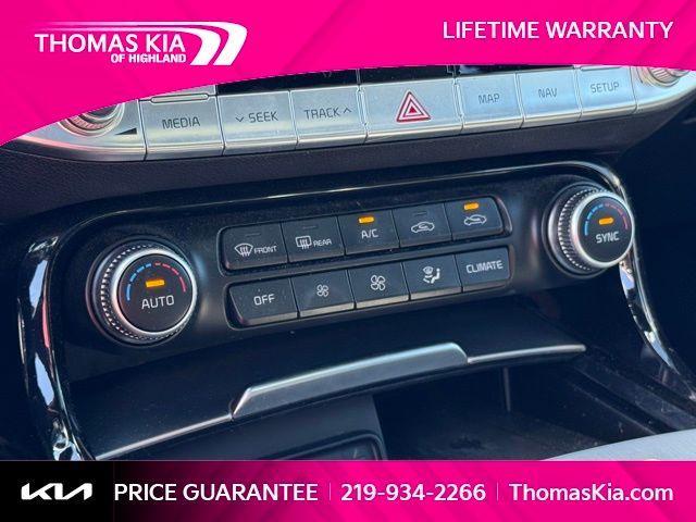 Photo of 2019 Snow White Pearl Kia Stinger
