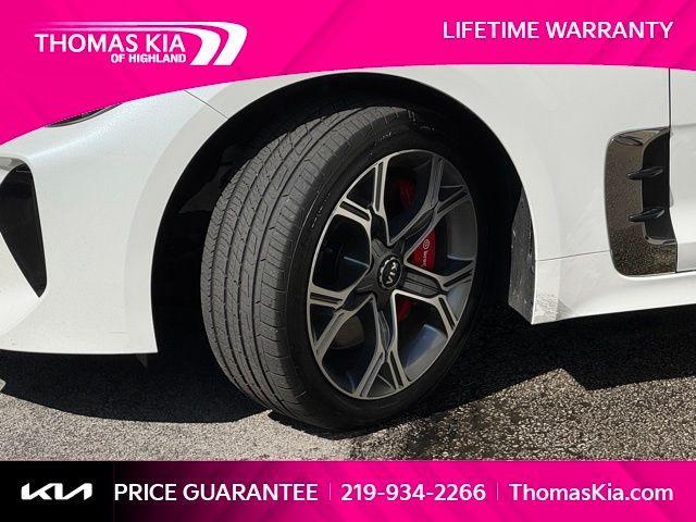 Photo of 2019 Snow White Pearl Kia Stinger