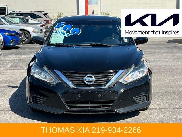 Photo of 2016 Black Nissan Altima