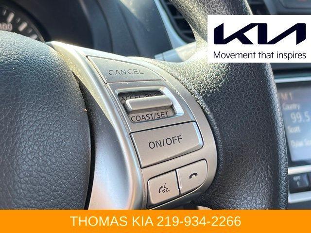 Photo of 2016 Black Nissan Altima