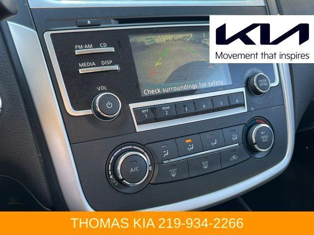 Photo of 2016 Black Nissan Altima