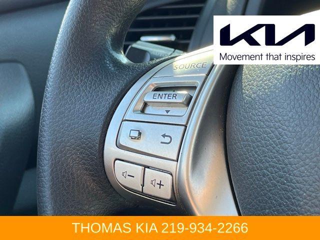 Photo of 2016 Black Nissan Altima